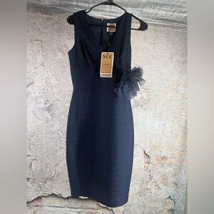 Nue by Shani Navy Blue Sleeveless Dress size 2 with built in shape wear C77